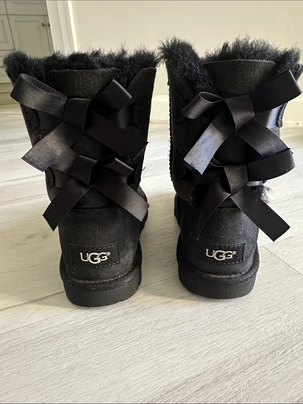 UGG Bailey Bow II Black Kids Boots Size 2